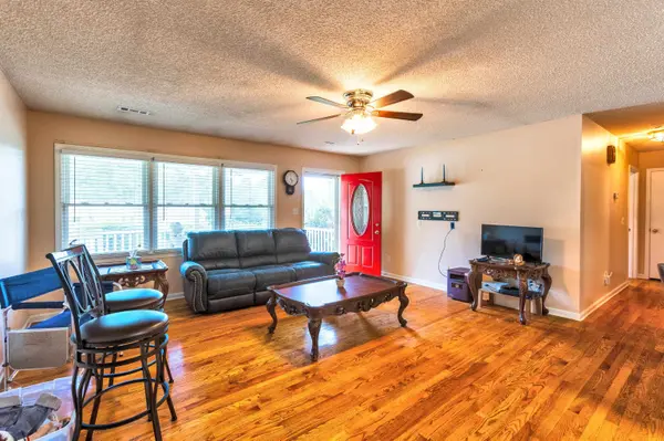 424 Edgewater Dr, Gaffney, SC 29340