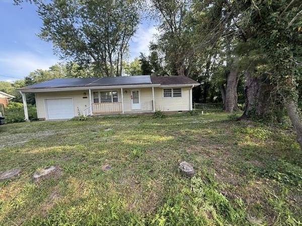 214 Dana RD, Hendersonville, NC 28792