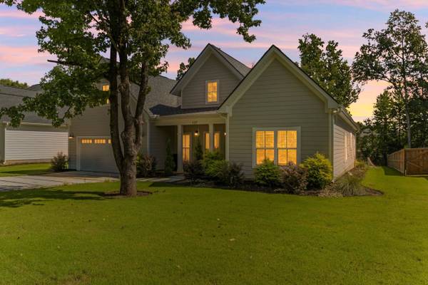 127 Berry DR, Greenville, SC 29607