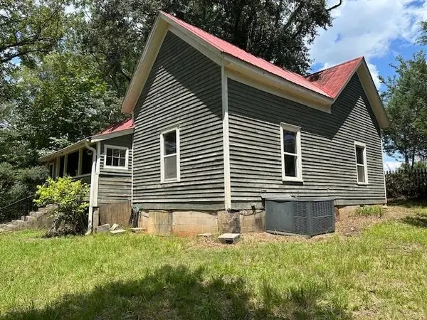 213 N HOWARD AVE, Landrum, SC 29356