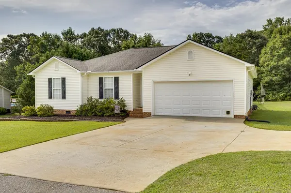 8 Shady Pines CT, Fountain Inn, SC 29644