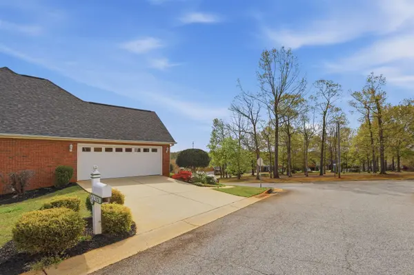 172 Roberts Meadow LOOP, Spartanburg, SC 29307-3166