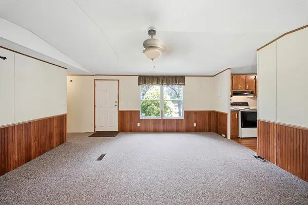 586 Kimbark LN, Fountain Inn, SC 29644