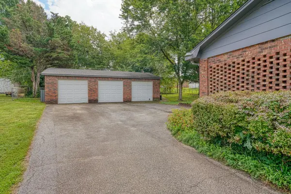 902 Vannessa DR, Boiling Springs, SC 29316-6130
