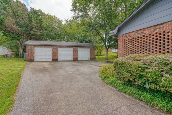 902 Vannessa DR, Boiling Springs, SC 29316-6130