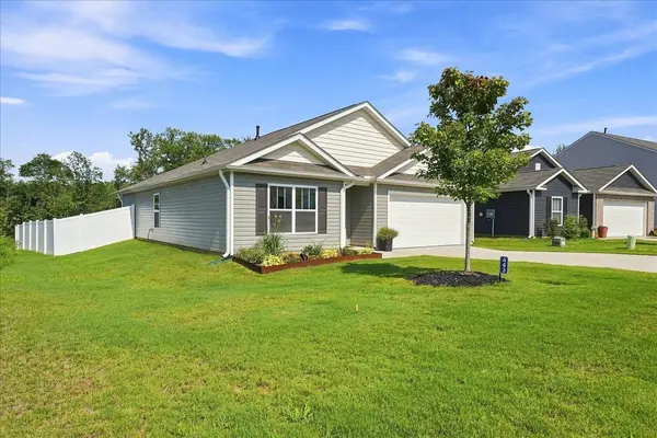 443 Valencia CIR, Wellford, SC 29385