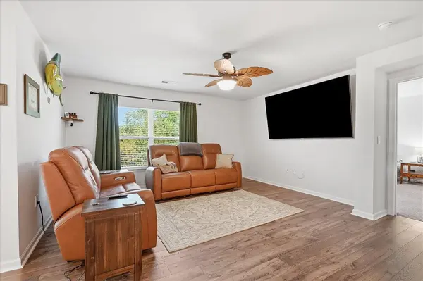 443 Valencia CIR, Wellford, SC 29385