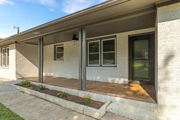 102 American Legion RD, Greer, SC 29651
