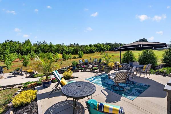 156 Thorn Creek Dr, Gaffney, SC 29341