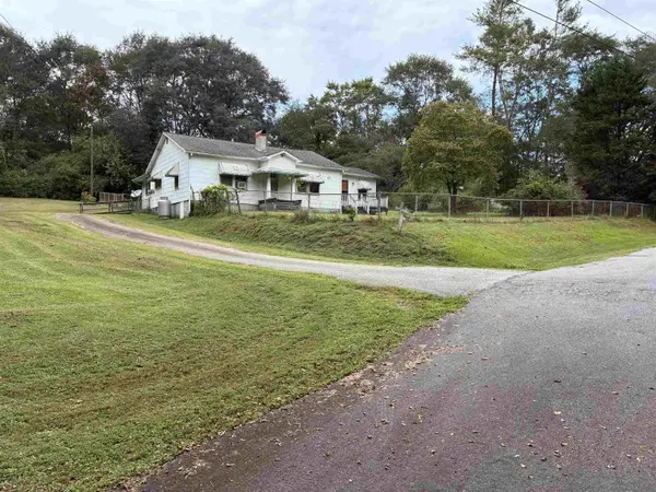 206 Railroad ST, Mooresboro, NC 28114