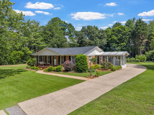 823 Wilkinsville HWY, Gaffney, SC 29340