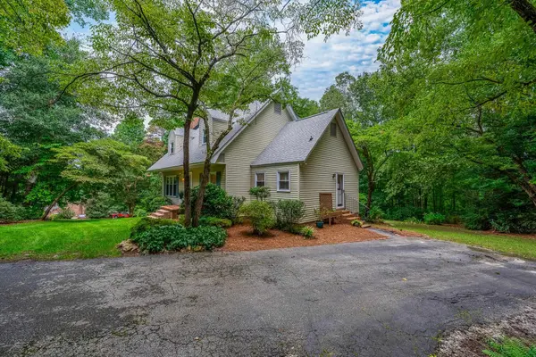 30 Tugaloo Bluff RD, Travelers Rest, SC 29690