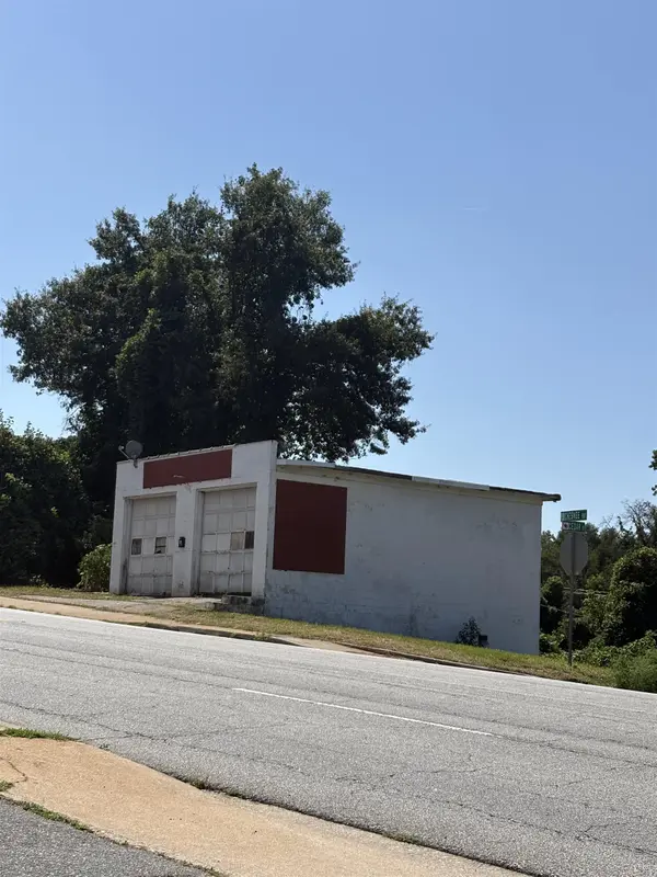 825 Chesney HWY, Spartanburg, SC 29303