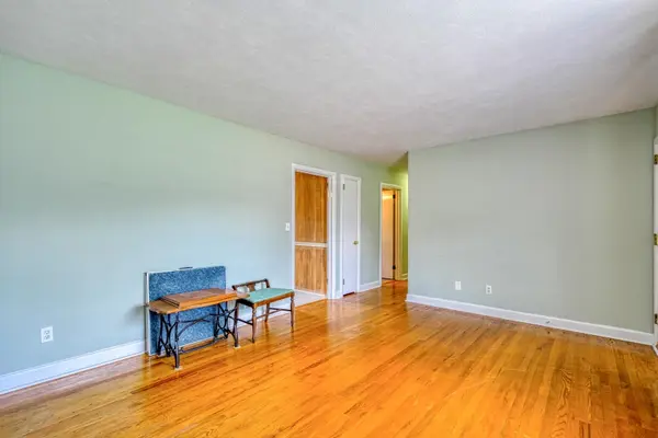 5 Clover ST, Inman, SC 29349