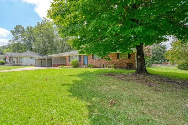 5 Clover ST, Inman, SC 29349