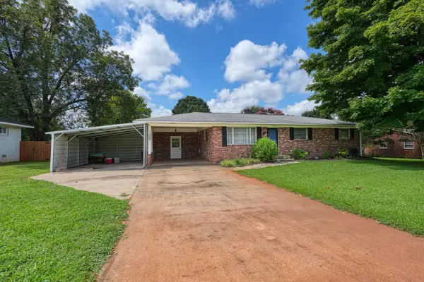 5 Clover ST, Inman, SC 29349