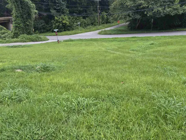 4 Arkmain St ST, Spartanburg, SC 29306