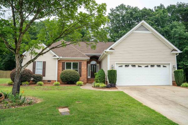11 Churchfield CT, Greer, SC 29651
