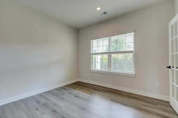 6059 Ives AVE, Spartanburg, SC 29307