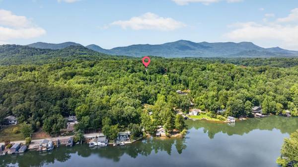 187 Caledonia Rd, Landrum, SC 29356