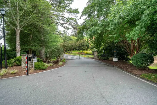 12 Queensmoor RD, Travelers Rest, SC 29690