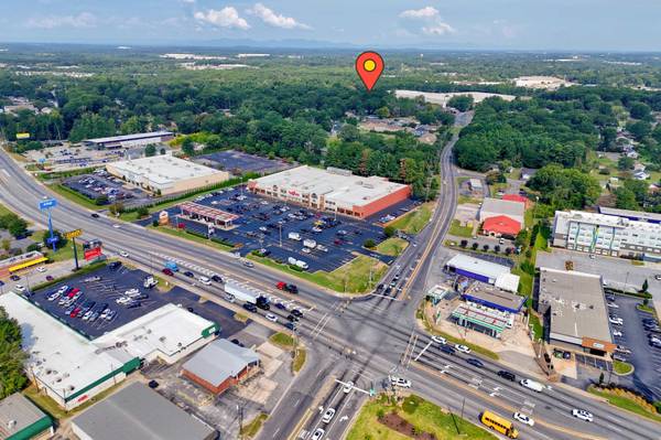 1320 Shoresbrook RD, Spartanburg, SC 29301