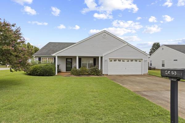 445 Candleglow DR, Boiling Springs, SC 29316