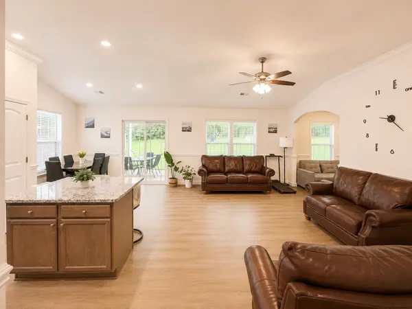 102 Manning Farmer Ln, Inman, SC 29349