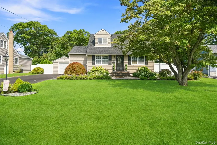 808 Fire Island AVE, West Islip, NY 11795