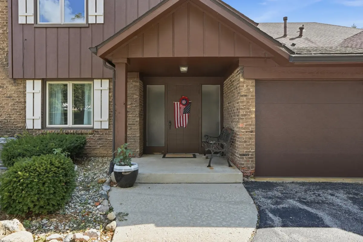 2529 E Lakeshore Drive #A-47, Crown Point, IN 46307
