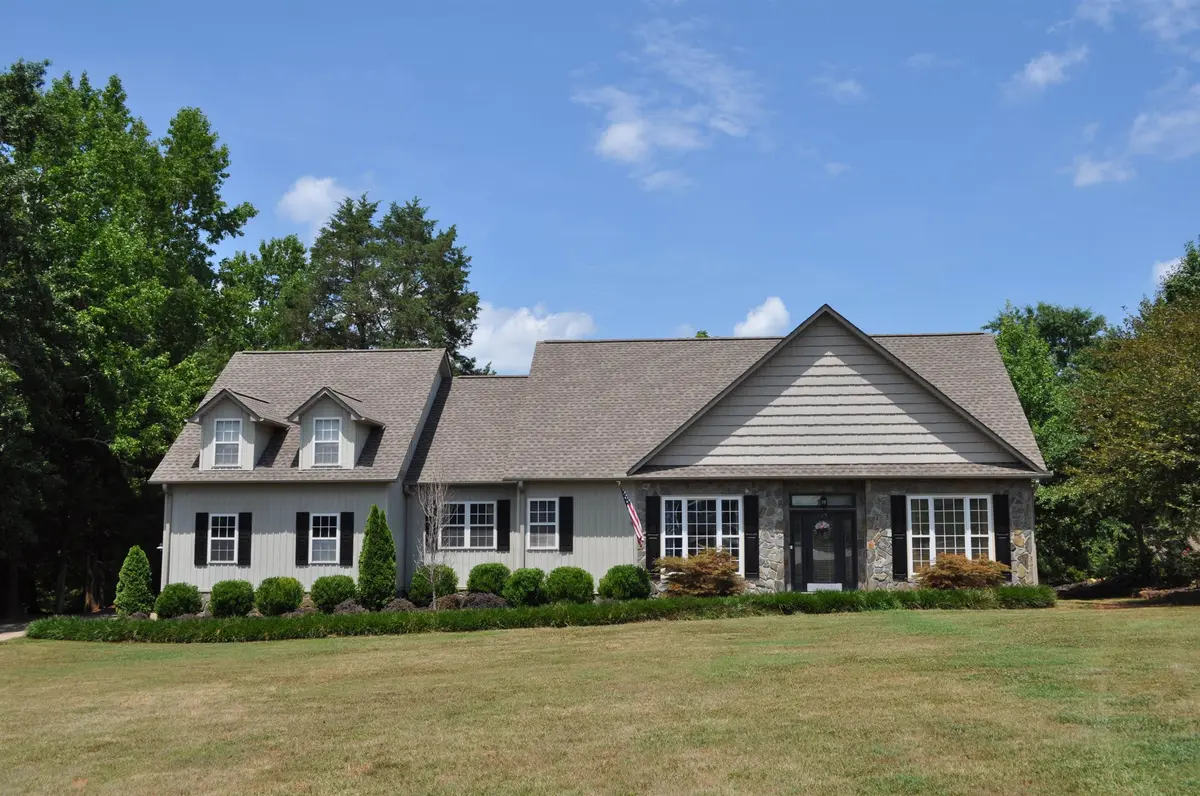 105 Roundstone Dr., Inman, SC 29349