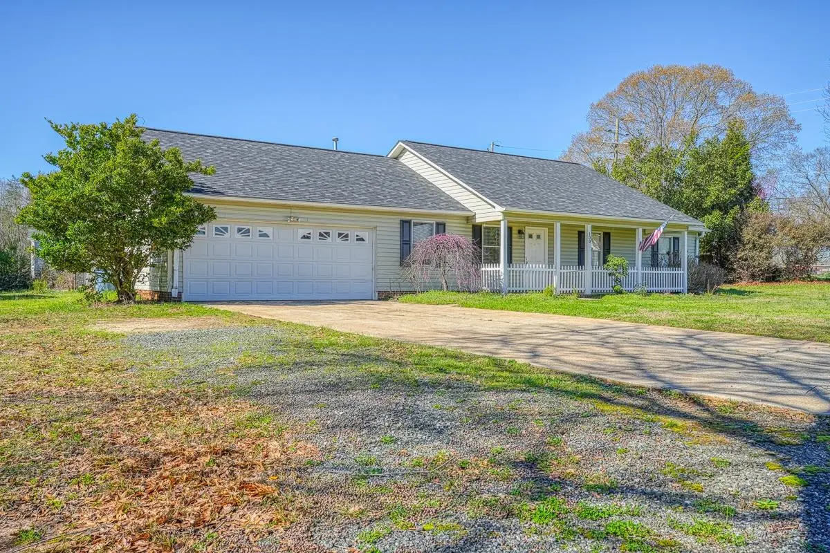 100 Stewart DR, Lyman, SC 29349