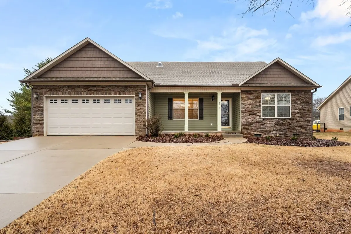 305 Bent River DR, Inman, SC 29349