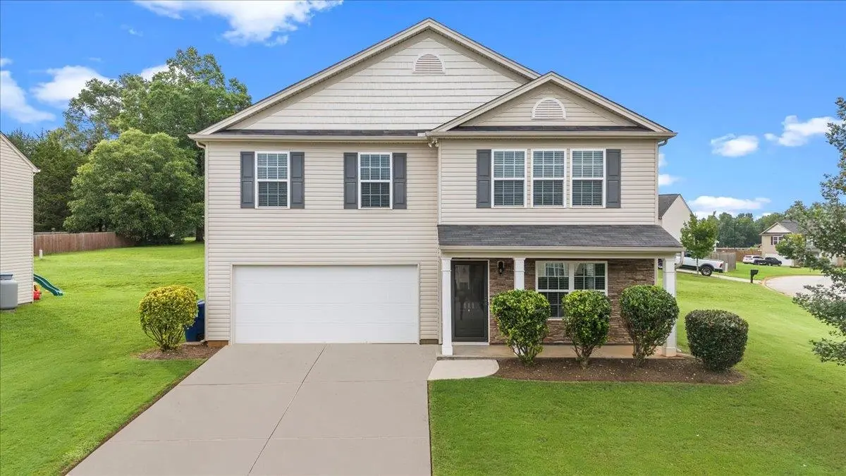111 Hickory Knob LN, Wellford, SC 29385