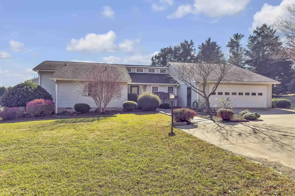 210 Earles Fort RD, Landrum, SC 29356