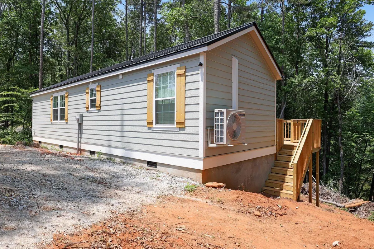 601 Bird Feather LN, Seneca, SC 29672