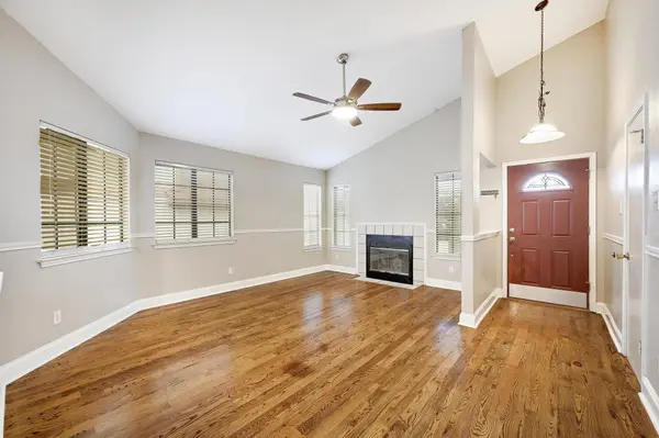 3006 Linnet DR, Austin, TX 78745