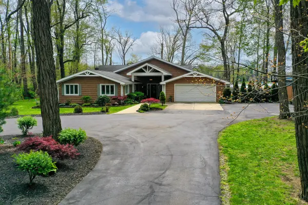 22618 Lake Shore DR, Elkhart, IN 46514