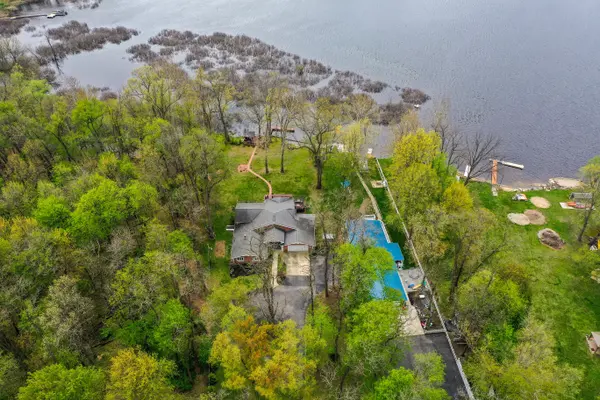 22618 Lake Shore DR, Elkhart, IN 46514