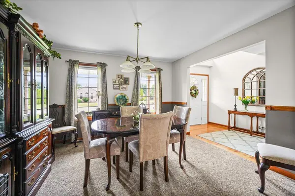 2252 Lennox LN, Valparaiso, IN 46385