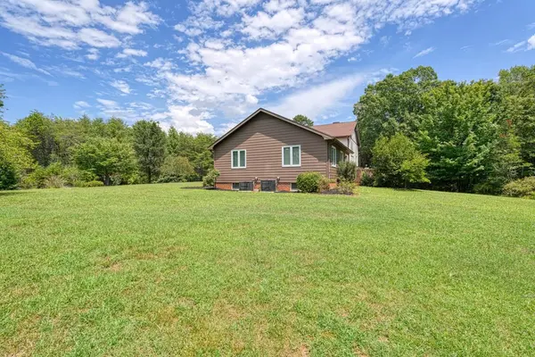 425 Wicklow Rd, Campobello, SC 29322