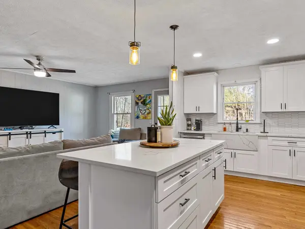 1206 Davenport Rd, Simpsonville, SC 29680