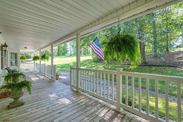150 E Wallace RD, Campobello, SC 29322