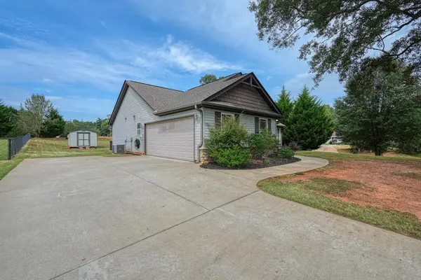 4 Holcombe RD, Lyman, SC 29365