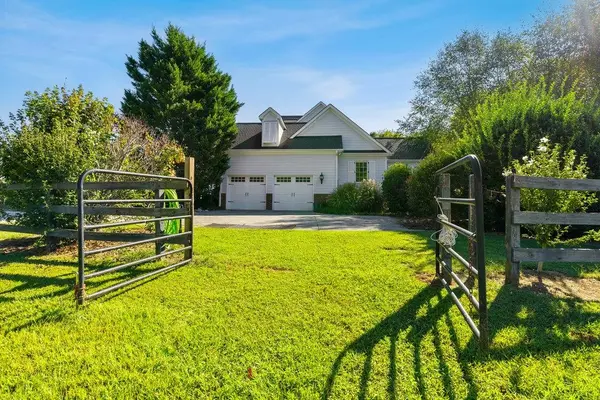 125 Hunter Hack TRL, Campobello, SC 29322