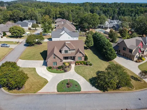 409 Copper Creek CIR, Inman, SC 29349