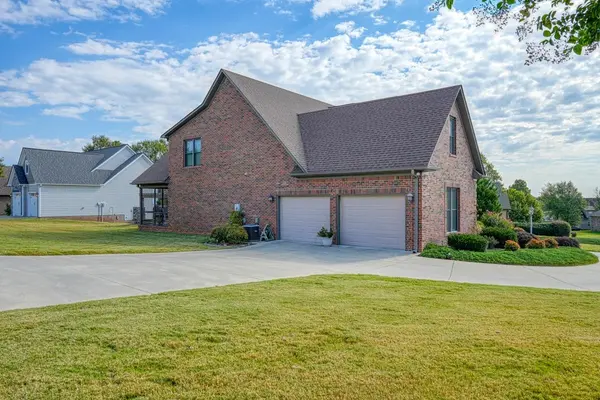 409 Copper Creek CIR, Inman, SC 29349