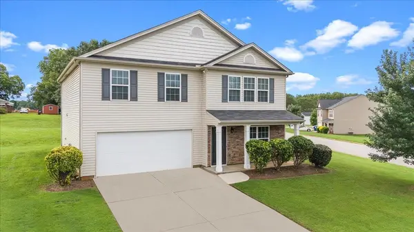 111 Hickory Knob LN, Wellford, SC 29385