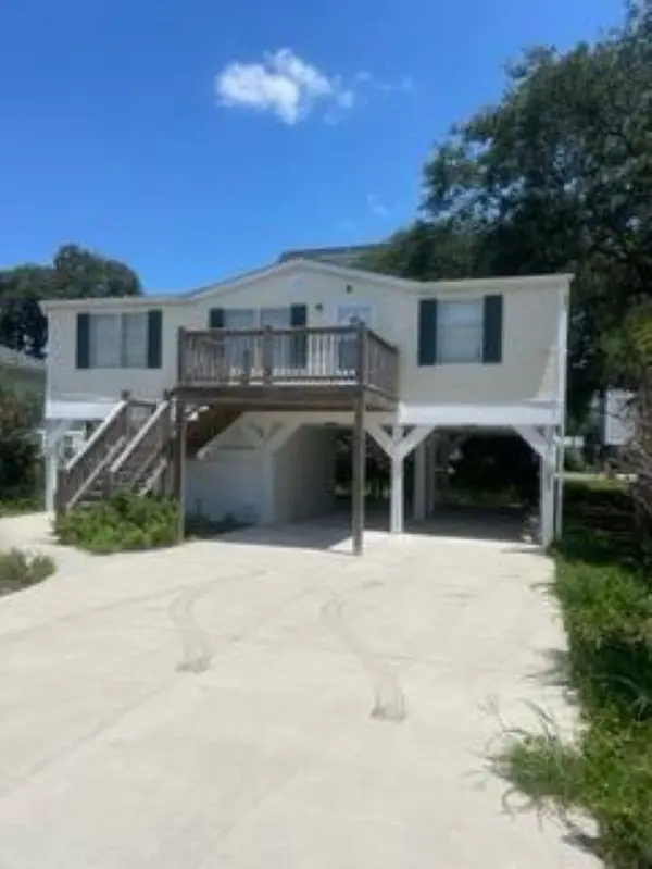 212 Calhoun DR,  Murrells Inlet,  SC 29576-9014