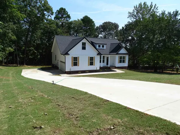 135 Elsie Hinson LN, Wellford, SC 29385